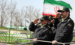 نیروی انتظامی نماد حیثیت جمهوری اسلامی است  